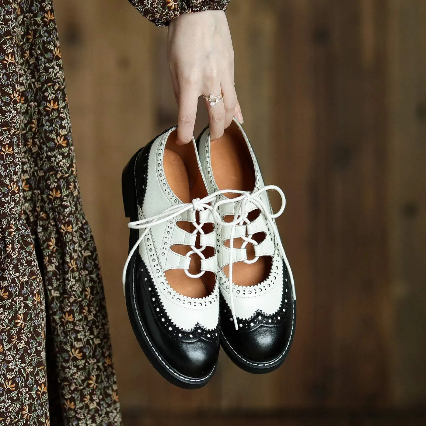 U-lite Women's Lace-up Wingtip Perforated Leather Oxfords Vintage Closed Toe Brogue Shoes